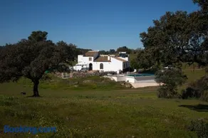 Casa Cortijo en Dehesa Sierra León - Image 1