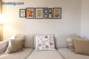Modern Comfort Near Castle St with WiFi & Parking! - Image 1