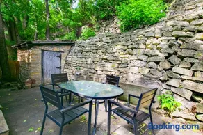 Mrs Hippie Inn - Image 3