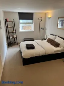 Modern 1 Bed Flat, Liverpool Street - Image 4