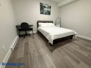 OceanVista Spacious 2BR 3BD 1BTH Free Parking Stunning Ocean and Mountain View - Image 3