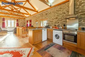 The Threshing Barn - Image 4