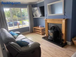Cozy 2 bedroom townhome - Image 4