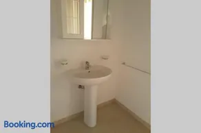 Ampio appartamento con piscina in prossimità del mare - Image 3