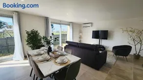 La maison des Vignes est climatisée avec ménage, draps et serviettes inclus - Image 2
