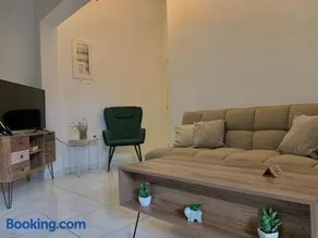Gina's cozy home - Image 2