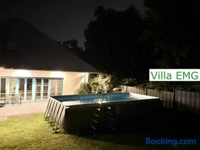 Ferienhaus Villa EMG Gelsenkirchen nah Essen Dortmund mit Pool und Garten für Familien Gruppen bis 21 Personen - Image 4
