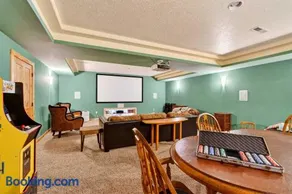 Mount Hood Cabin Retreat - 4BR Sleeps 12 - Image 3