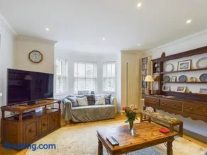 Queens Mews a contemporary beach side holiday home for 6 - Image 3