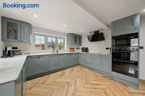 4BR luxury Cottage, Hot Tubs, Hoar Cross, Staffordshire - Image 3