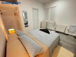 Apartamento estudio con baño privado en el centro de Madrid - Image 2