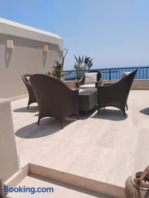 Luxury villa with 6 bedrooms up to 14 adults and 4 children at La Punta with private c h e f, daily housekeeping and gym - Image 3