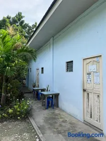 Sharky Hostel Oslob - Image 2