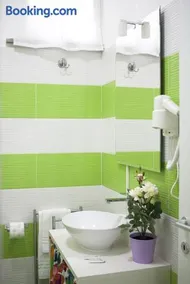 TIBUR STAR Guest House - Image 5