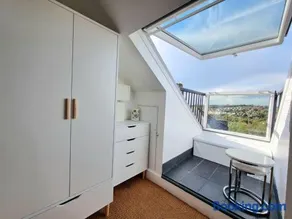 West Hill Retreat Seaview Balcony Loft Apartment & Free Offstreet Parking - Image 4