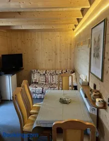 Geräumiges Tiny Haus für 1 bis 8 Personen mit Infrarotkabine - Image 2