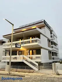 Alto House Faro, AL de Assinatura Modernista - Image 1