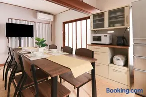 南栄駅1分 3寝室 最大9名 キッチン付一棟貸し パーキング1分 Showa Retro Japanese House 1min Station Entire Home for 9 - Image 1
