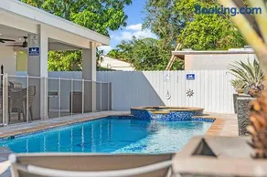 3 2 Family friendly Brand New Home w Pool - Image 2
