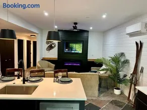 Modern 2BR Retreat in Harbor - Image 5