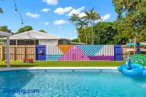 Spacious 4BR Waterfront Home with Private Pool, Tiki Hut & Free Parking near Miami & Key Largo - Image 1