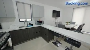 Casa Familiar de 3 habitaciones en Guadalupe BBVA FIFA - Image 1