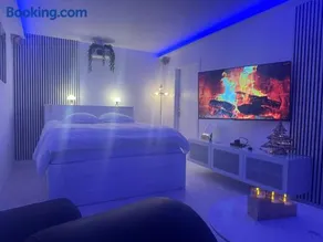 Loveroom de luxe avec jacuzzi sauna vapeur écran 300 cm - Image 4