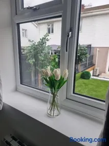 Very Cosy & Lovely 1 Bed Garden Apartment with side access, Suitable for Long Stay and Short Stay - Image 5