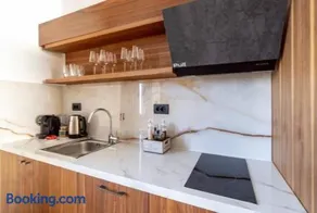 Romantic Jacuzzi Apartment by the Sea,Cape Rodon - Image 3