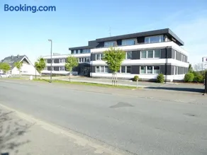Cityloft Winterberg Ferienwohnung Pool Sauna 5 Pers Balkon Wifi near Ski Lift - Image 3