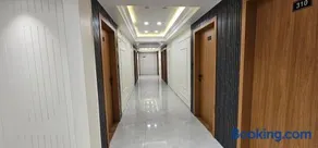 Hotel Silvera Inn - Image 1