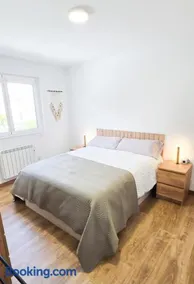 Apartamento en la Playa Viveiro - Image 1