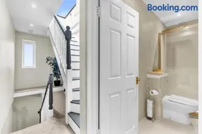 Charming Reigate Redhill Cottage - Image 2