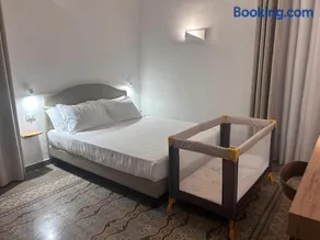 Ducas Rooms and Suite - Image 4