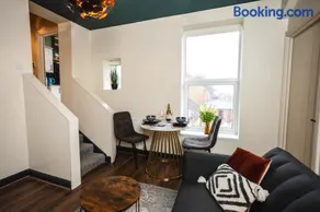 Black Pearl Stays - Saltburn Apartments - Image 5