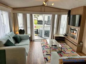 Holiday Home with Private Hot Tub - Image 2