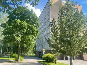 Tyylikäs kolmio puiston laidalla - Image 3