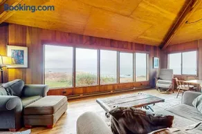 Comstock Retreat - Image 3