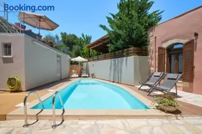 Chara Villas with 20m2 swimming pool-BBQ! - Image 4