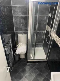 Modern 1 bedroom flat Camden Town - Image 2