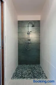 Villa 300m2 piscine chauffée et jacuzzi-spa de nage - Image 3