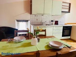 Chiasso Swiss Apartment by RentuGoo Travel - Image 4