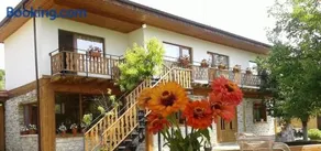 Guest House Friends - Image 1