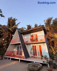 Kieh Beachfront Villa - Image 1