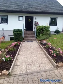 Appartamento accogliente e familiare con barbecue, terrazza e giardino | Vista sul giardino | Accetta animali domestici - Image 1