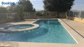 Casa accesible de campo muy grande, con piscina y pistas - Image 3