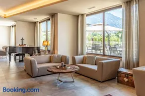 Hotel Ambassador - Image 1