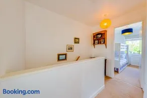 Charming 3 BR House near the New Forest & Sea - Image 4