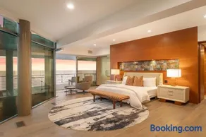 Malibu Yacht Club by Stay Awhile Villas - Image 3