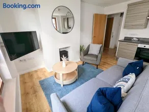 Brooklands Central Apartment - Image 2